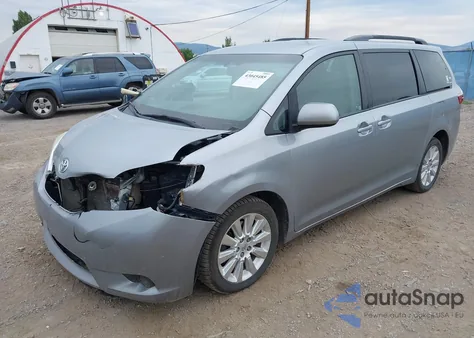 2015 Toyota Sienna Le 7 Passenger z USA, uszkodzony, nr VIN 5TDJK3DC7FS110702